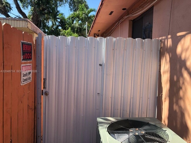 Photo - 2460 NW 15th St Unit 4