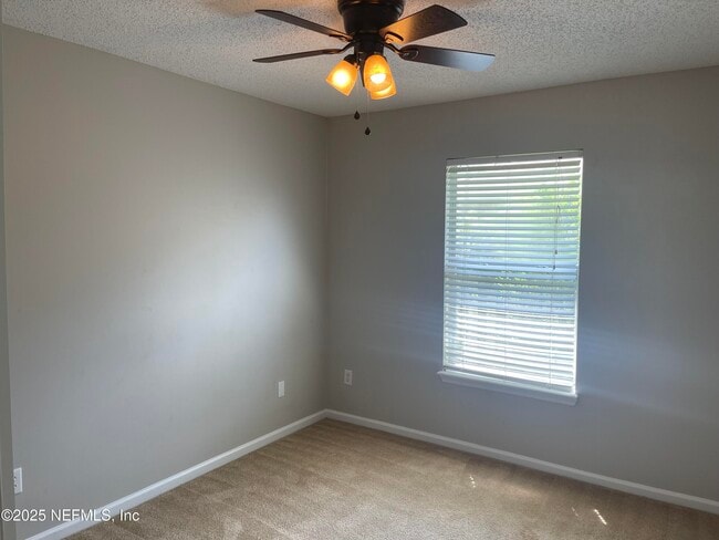 Photo - 1751 Hawkins Cove Dr E