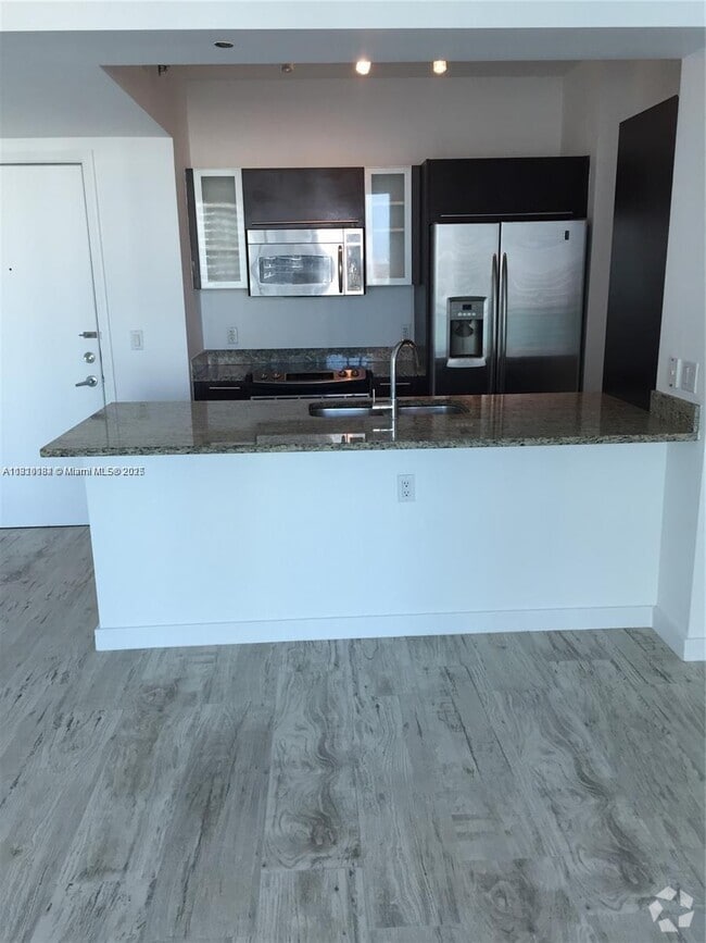 Building Photo - 951 Brickell Ave Unit 2403 Rental
