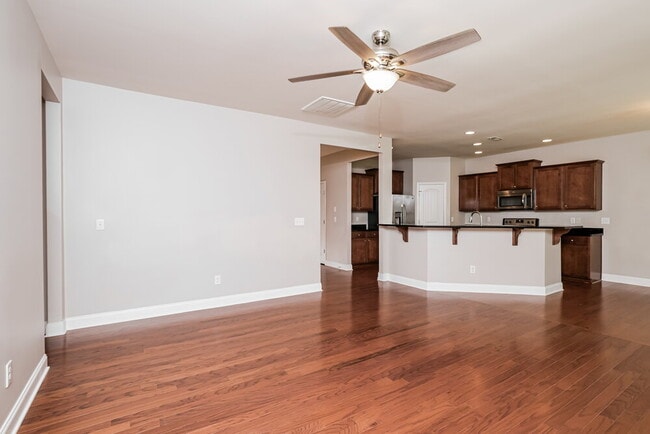 335 Clubhouse Dr