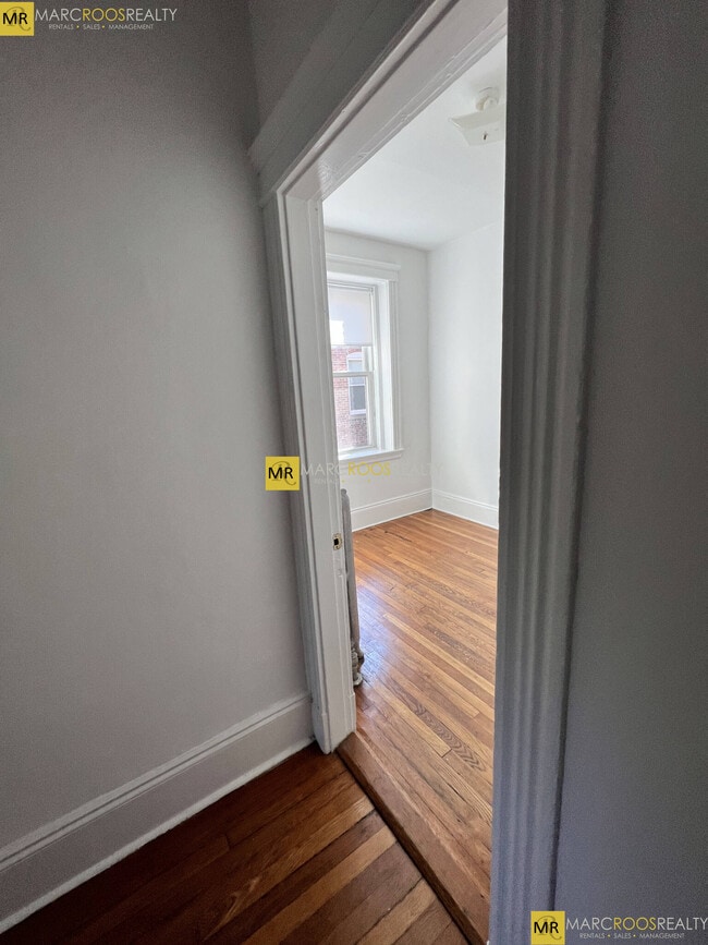 Photo - 124 Warren St