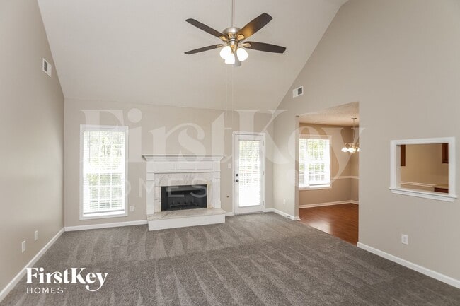 Photo - 136 Four Oaks Dr