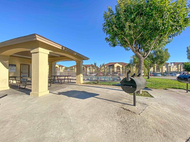 Photo - 9804 Cantera Ct Unidad 70