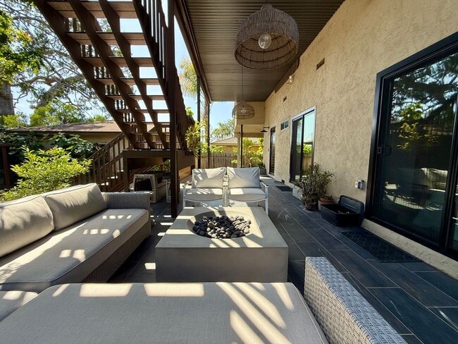 Photo - Unique 4 Bedroom House with OCEAN VIEWS in Sunset Cliffs! Fully Furnished! 6 Month Lease Term!