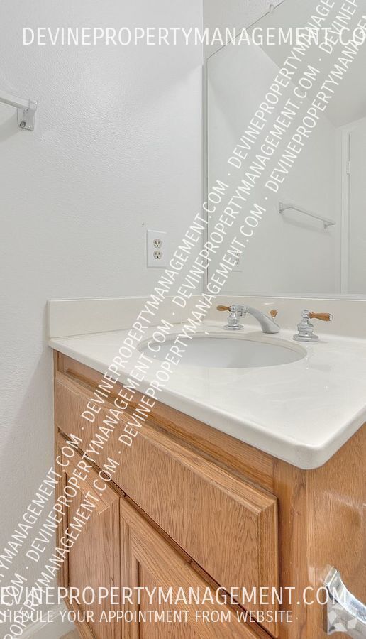 Building Photo - 902 California Privado Rental