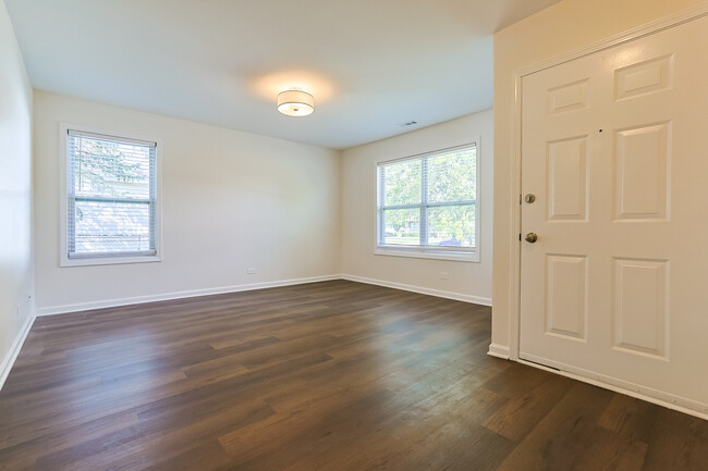 Photo - 1064 Crestwood Ln