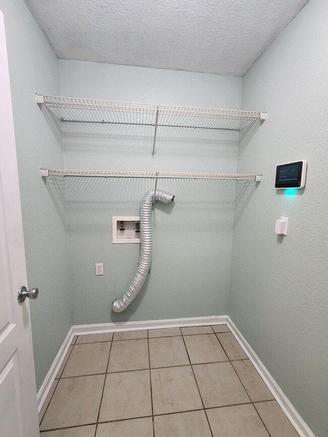 Photo - Comfortable 3-Bedroom Home with Open Layout