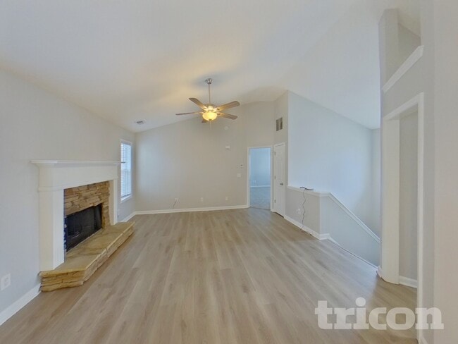 Photo - 299 Greystone Cir