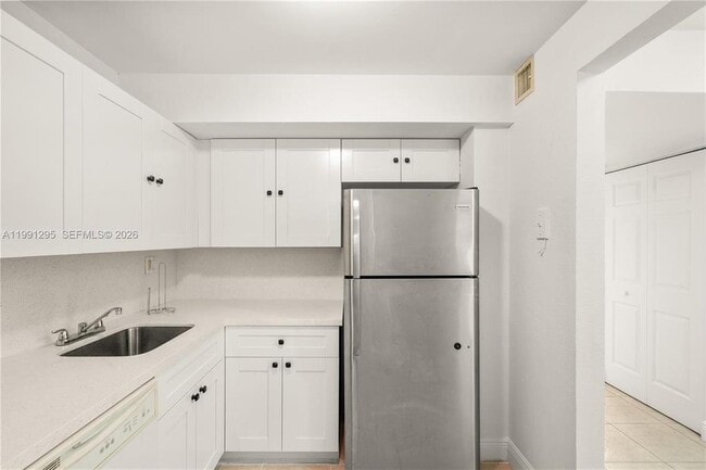Photo - 4205 N University Dr Unit 205