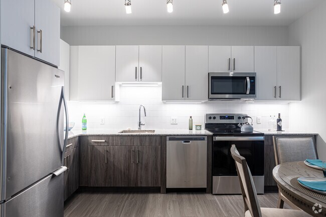 2BR, 2BA