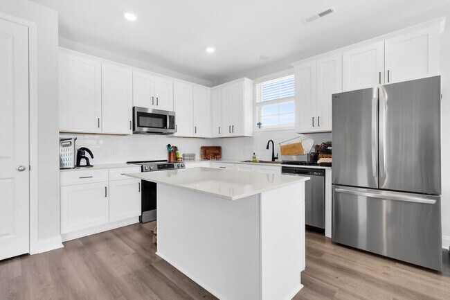 Photo - 1001 Tawney Trce