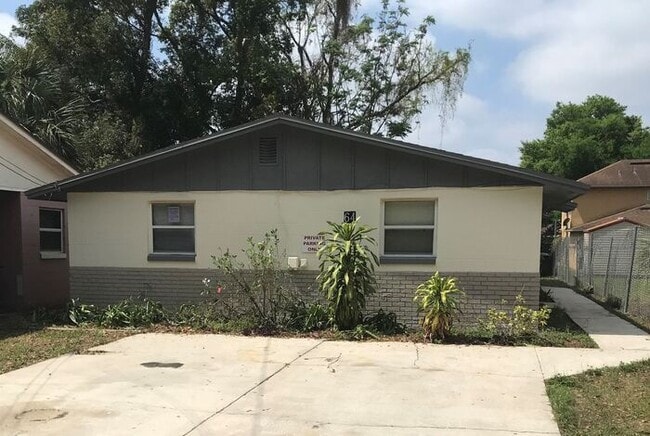 Building Photo - Affordable 2/1 Duplex Available Immediatel... Rental