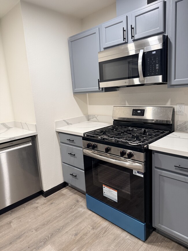 Photo - 6235 Dias Ave