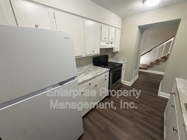 8176 Harley Sq.