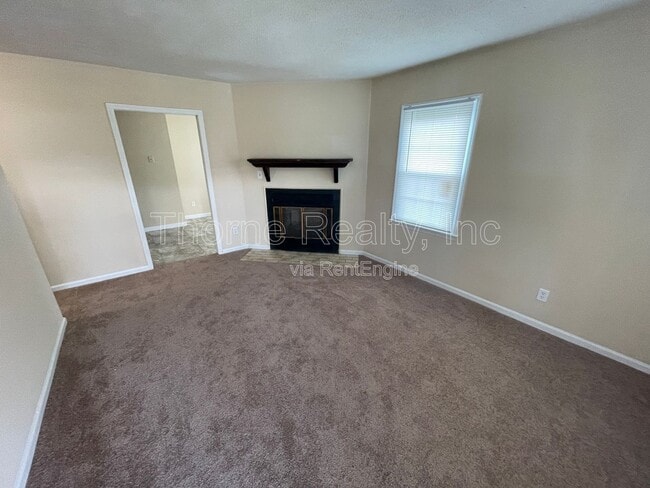 Photo - 406 Dowd St