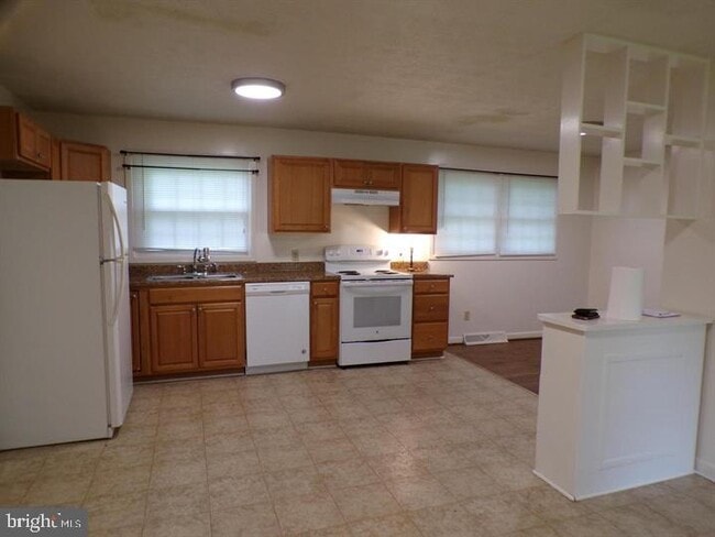 Photo - 111 Walnut Dr