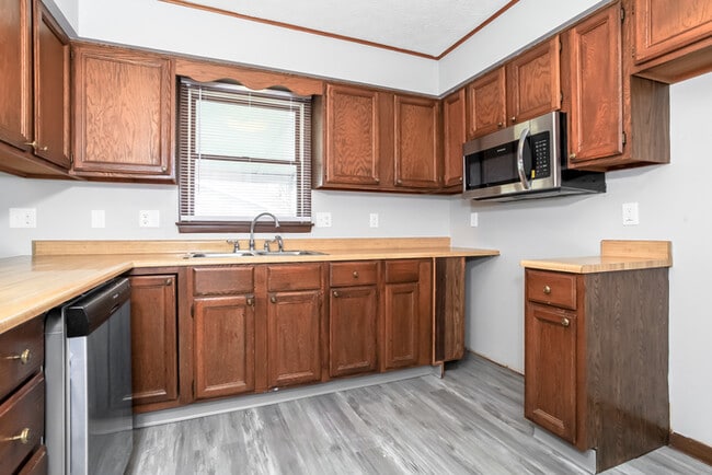 Photo - 2456 Bendel Dr