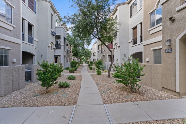 Photo - 2150 W Alameda Rd