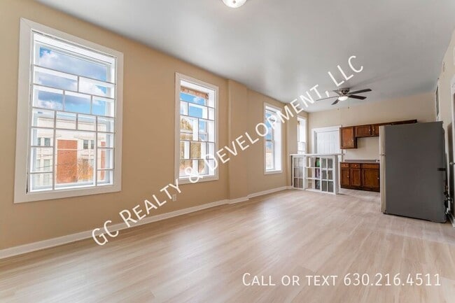 Photo - 3328 W Chicago Ave Unit 2R