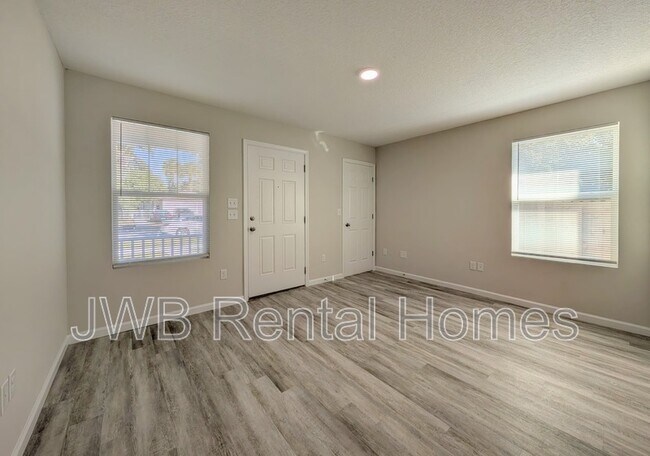 Photo - 534 Odessa St