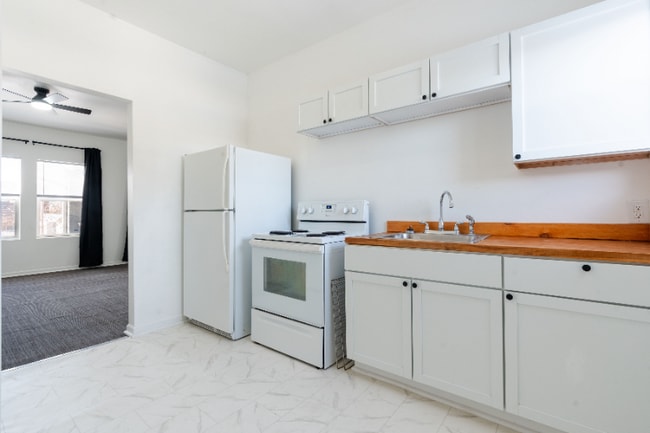 Building Photo - 1918 W Washington St