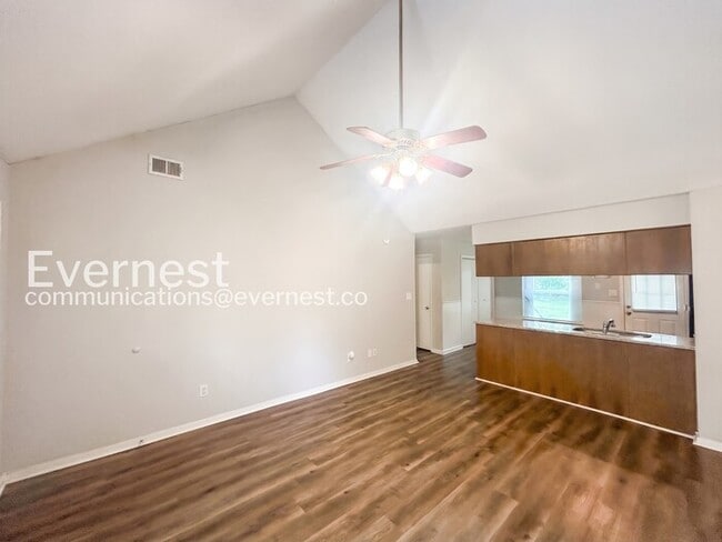 Photo - 5859 Shannon Dr