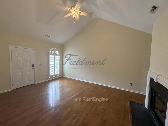 Photo - 102 Wyndham Ct