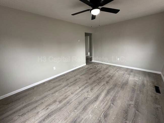 Photo - 18 W Garfield St