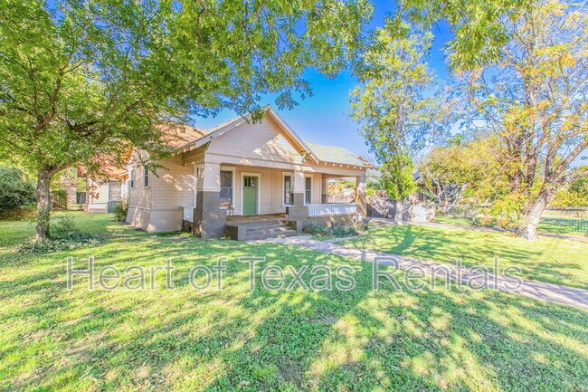 Photo - 609 Herring Ave