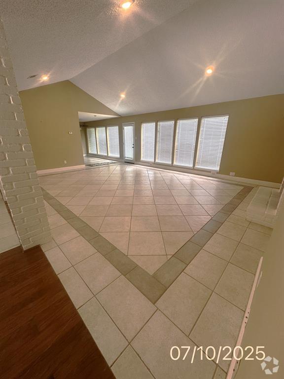Building Photo - 20326 Spoonwood Dr Rental