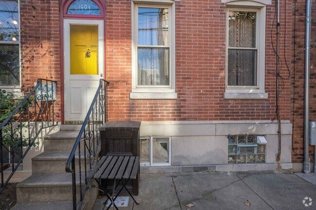 Building Photo - 1504 E Palmer St Rental