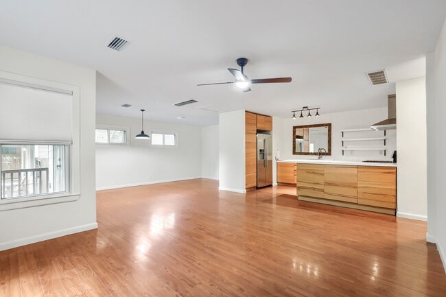 Photo - 210 Nelray Blvd