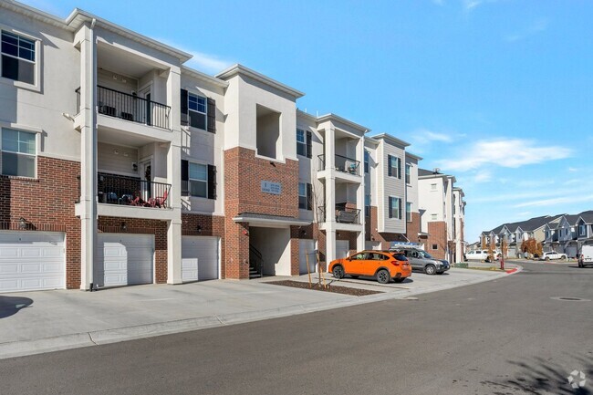 Building Photo - LIKE NEW TOP FLOOR HERRIMAN CONDO - AVAILA...