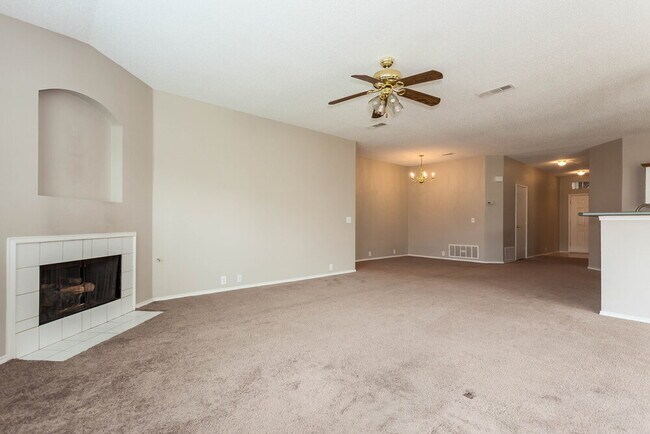 Photo - 1100 Greenbend Dr