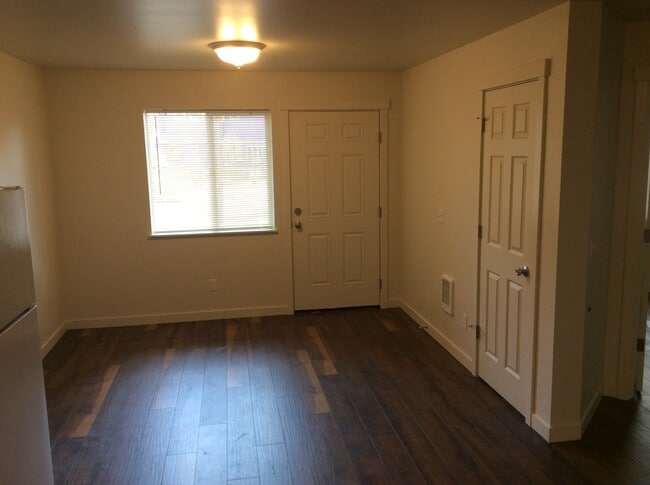 Photo - 909 W 4th Ave Unit #104