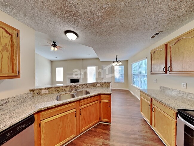 Photo - 7117 Daerwood Pl