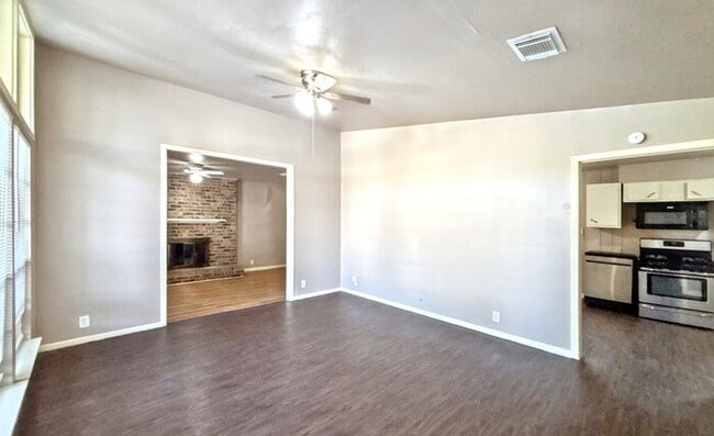 Photo - 5826 Burr Oak Dr