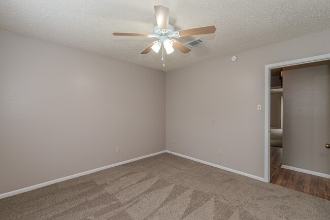 Photo - 6638 Lexington Dr