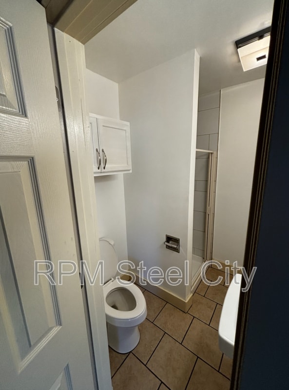 Photo - 902 W 11th St Unit Apt 3