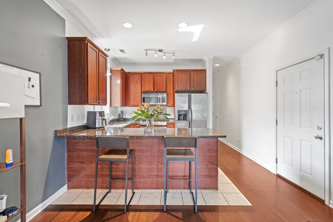 Photo - 2539 W Warren Blvd
