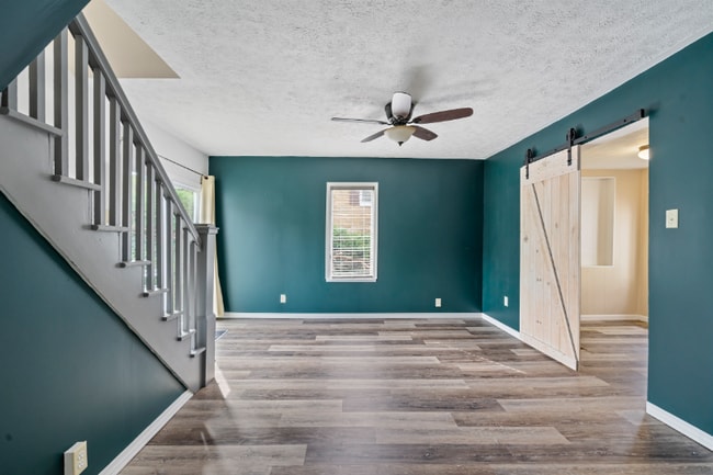 Photo - 366 N Main St