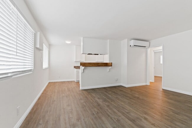 Photo - Bright Upstairs Apartment in North Long Beach Unit 55th4