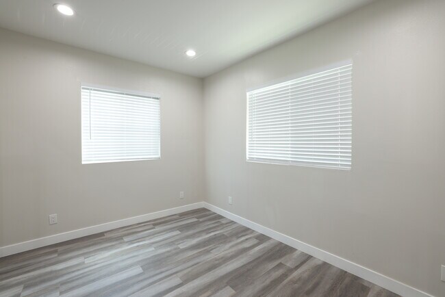 Photo - 1133 Browning Blvd