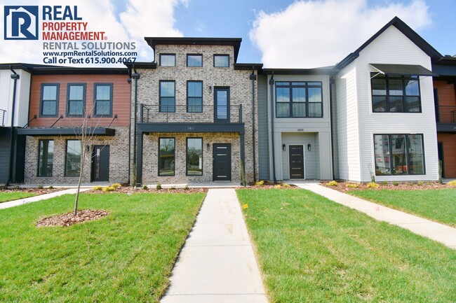 Amazing 3 Bedroom Townhome in the heart of... - Amazing 3 Bedroom Townhome in the heart of...
