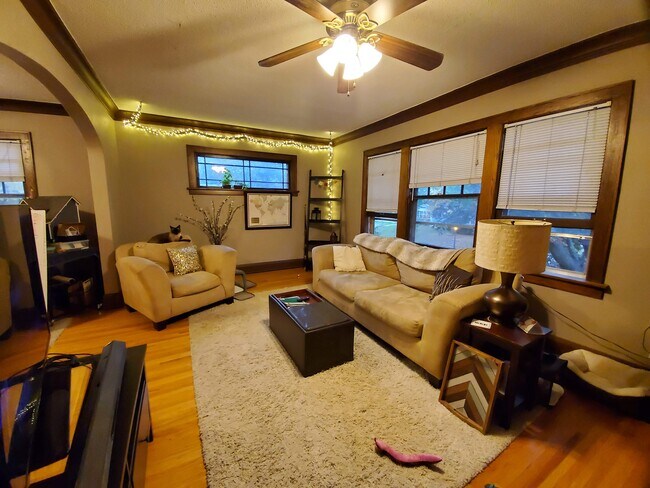 1451 Saint Clair Ave