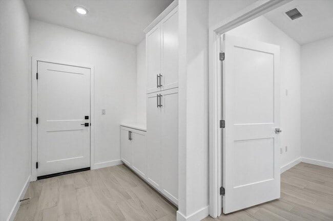 Photo - 10002 Central Ave