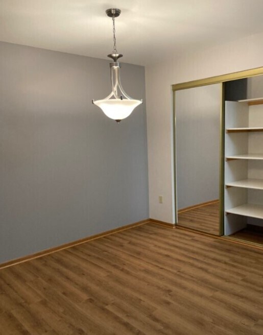 Eat-in Dining Room - 135 W Oak Leaf Dr Unit 1