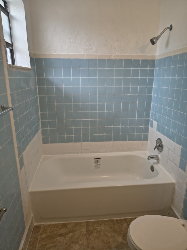 Photo - 1370 NE 153rd St