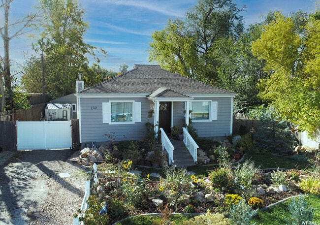 Building Photo - 120 E 350 N Unit main house