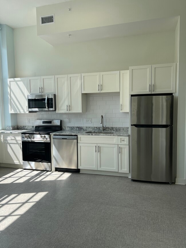 Building Photo - PULASKI LOFTS Unit 135